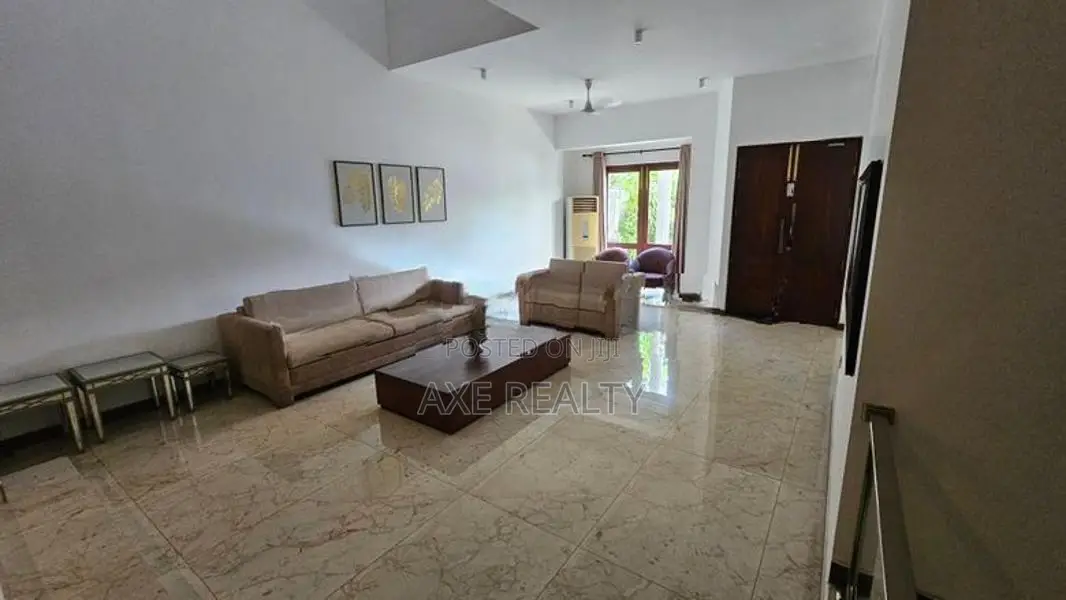 5 Bed House For Rent In Colombo 07