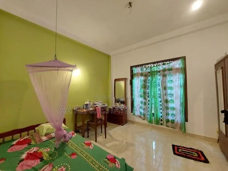 Two Storey House for Sale in Kotikawatta