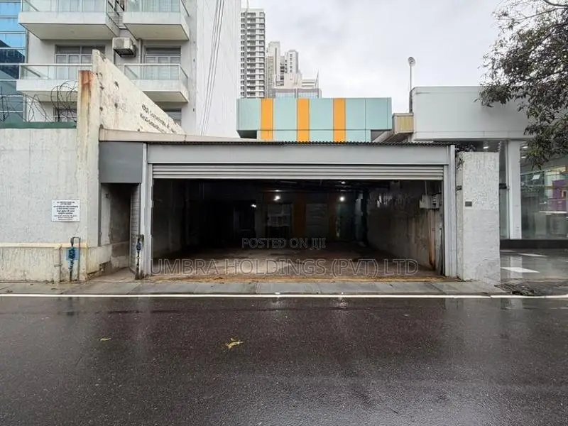 Showroom / Office For Rent In Duplication Rd Colombo 3 - 4108U