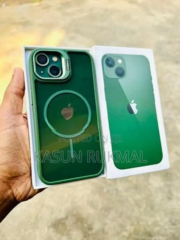 Apple iPhone 13 (Used)