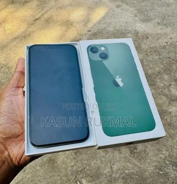Apple iPhone 13 (Used)