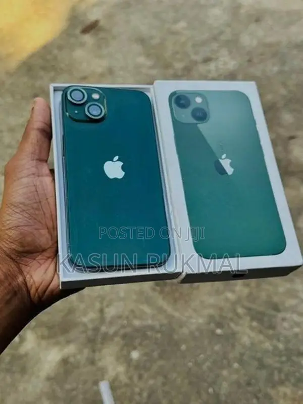 Apple iPhone 13 (Used)