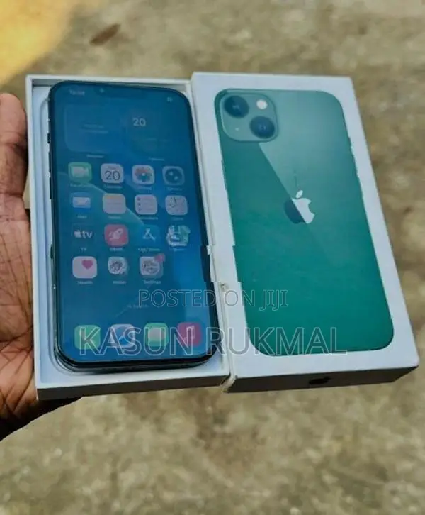 Apple iPhone 13 (Used)