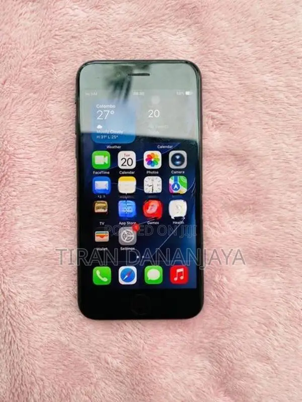 Apple iPhone SE 2 128GB (Used)