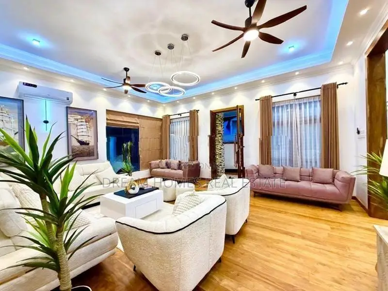 4BR Smart House With Lift Swimming Pool – Battaramulla
