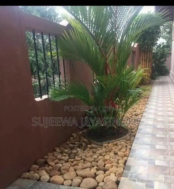 අධි සූඛෝපභෝගී නිවසක් විකිණීමට