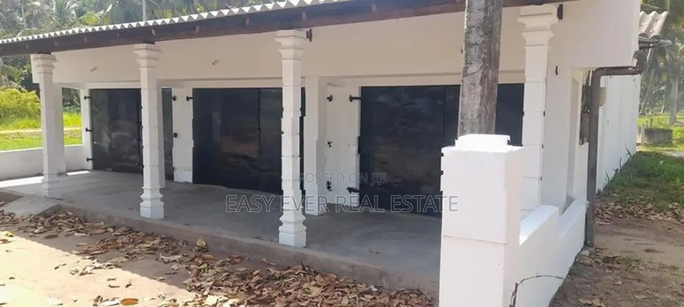 කුලියාපිටිය – මාදම්පේ ප්‍රධාන පාරට මුහුණලා වටිනා වාණිජ දේපළක් HS 15210