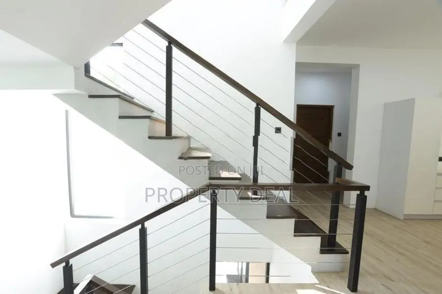 Luxury Architect-Designed 4-Bedroom House for Sale - Pdh400- Polgasowi