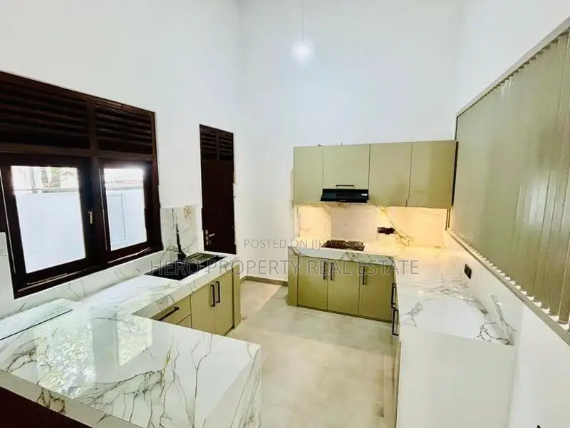 Brand New Single Story House for Sale in Thalawathugoda Hokandara