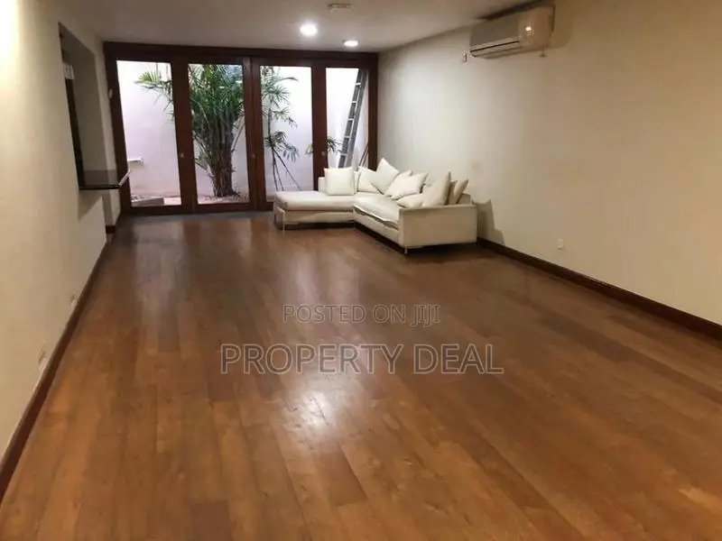 House for Sale in Colombo 07 PDH85