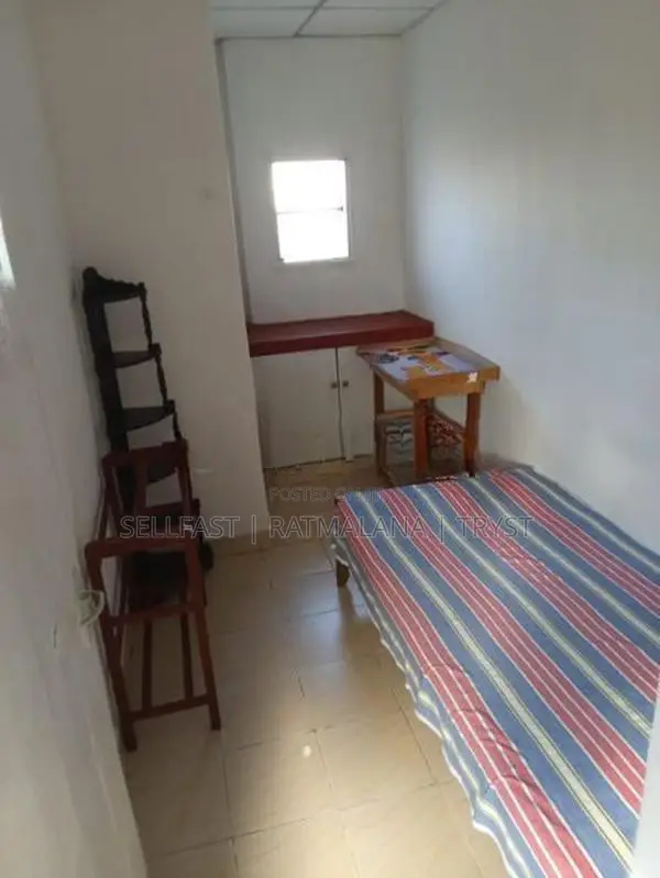 Room For Rent - Girl Only In Panadura