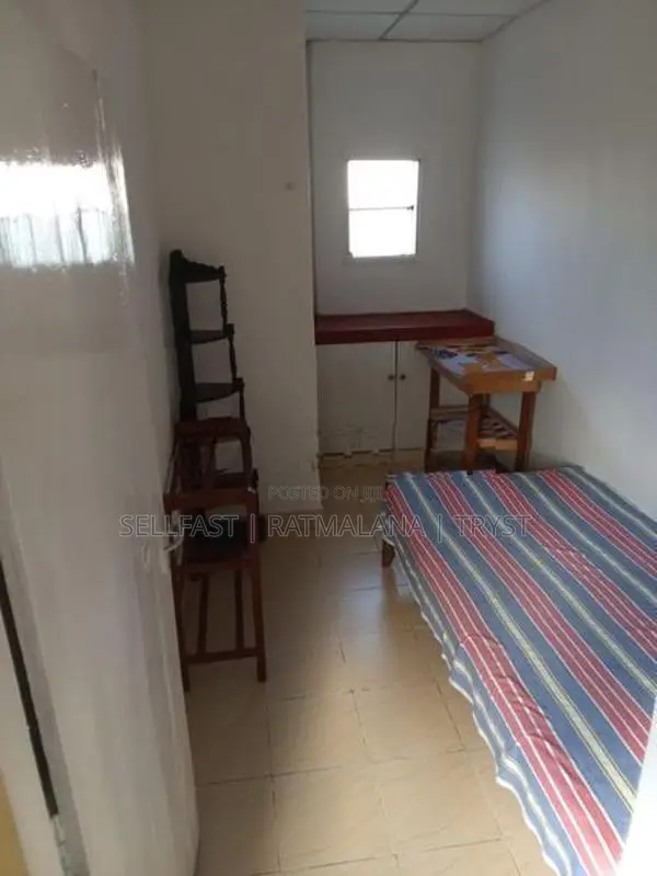 Room For Rent - Girl Only In Panadura