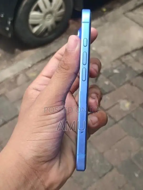 Apple iPhone 16 (Used)