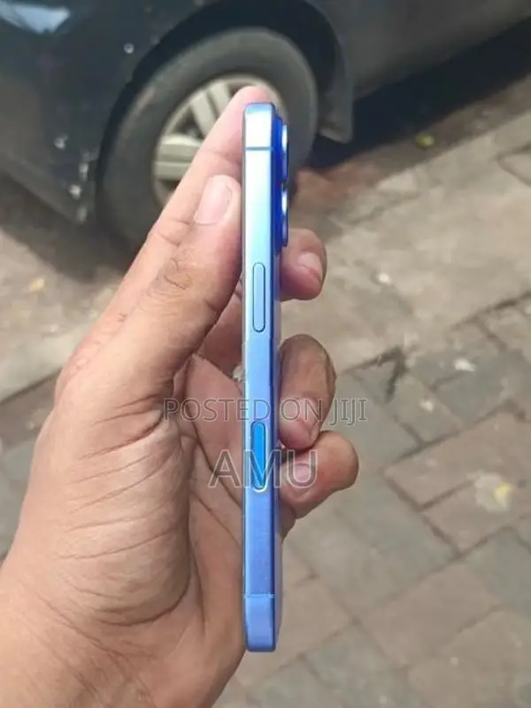 Apple iPhone 16 (Used)