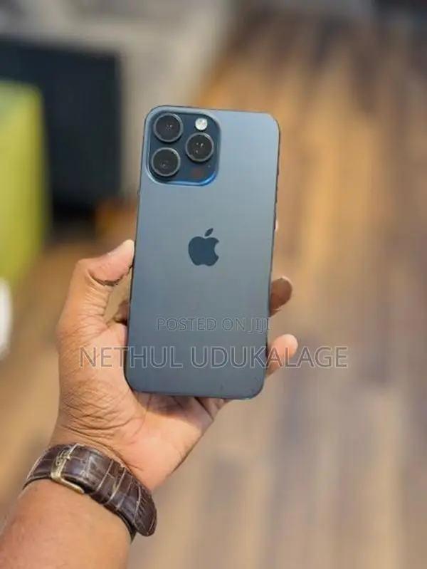 Apple iPhone 15 Pro Max 256GB (Used)