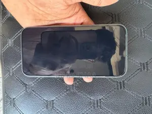 Apple iPhone 16 (Used)