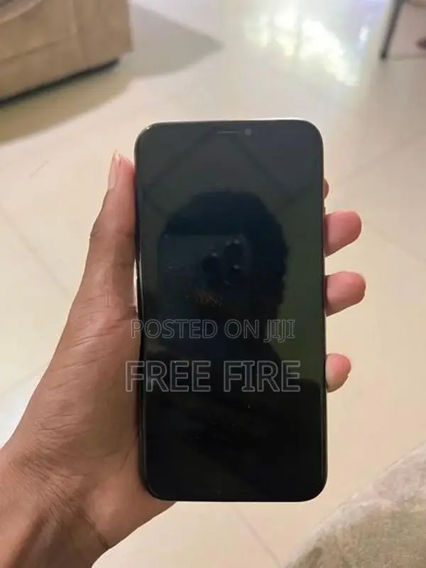 Apple iPhone XS (Used)