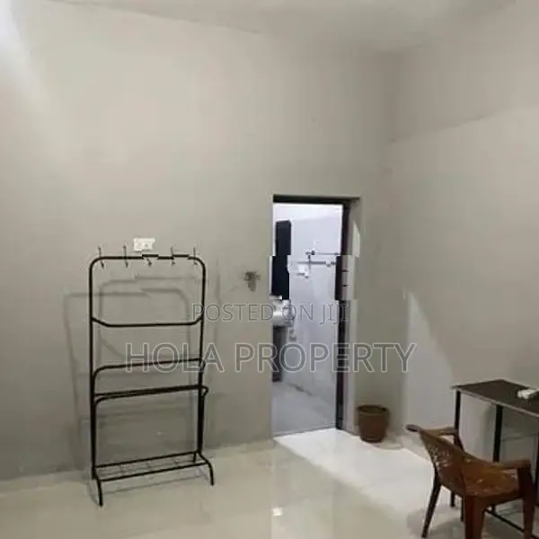 Room For Rent Col 05 (No Cooking Facilities)