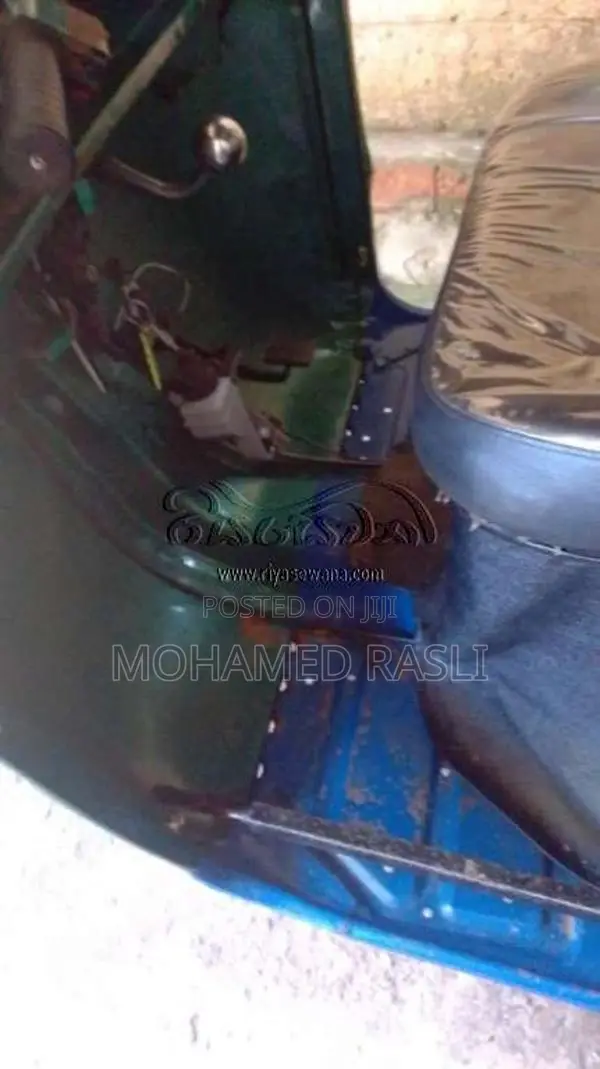Bajaj 2 Stroke 2004 Three Wheel (Used)