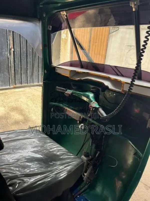 Bajaj 2 Stroke 2004 Three Wheel (Used)
