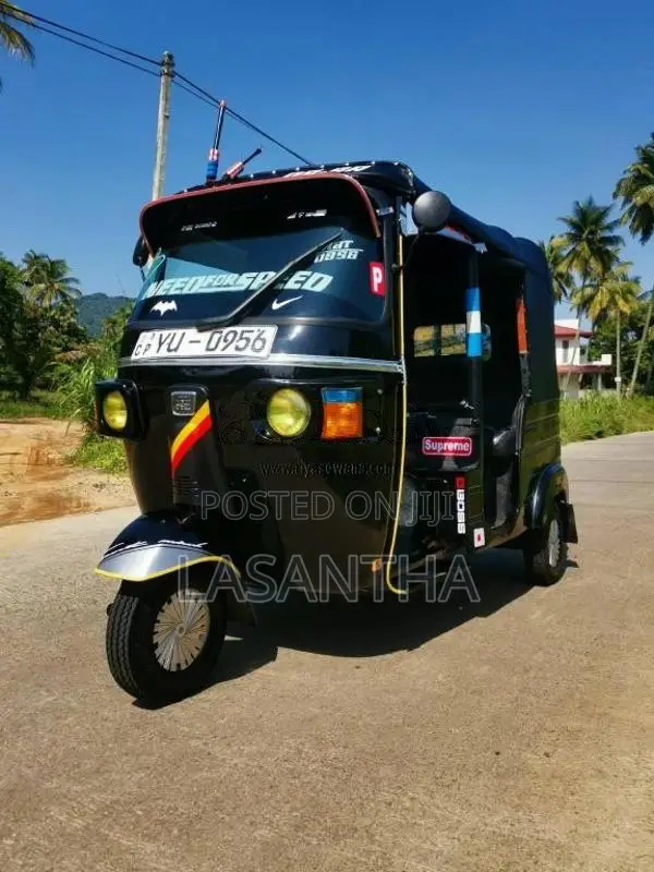 Bajaj RE 205 2011 Three Wheel (Used)
