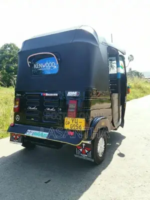 Bajaj RE 205 2011 Three Wheel (Used)