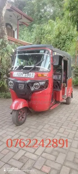 Bajaj 4 Stroke 2016 Three Wheel (Used)