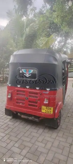Bajaj 4 Stroke 2016 Three Wheel (Used)