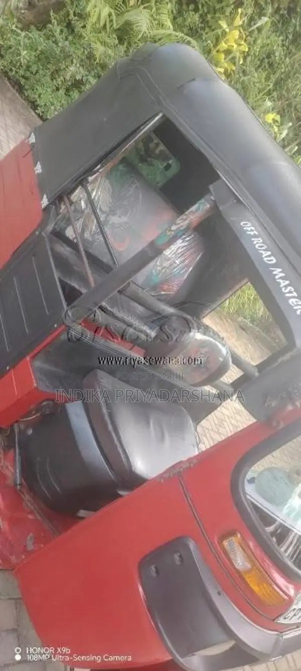Bajaj 4 Stroke 2016 Three Wheel (Used)