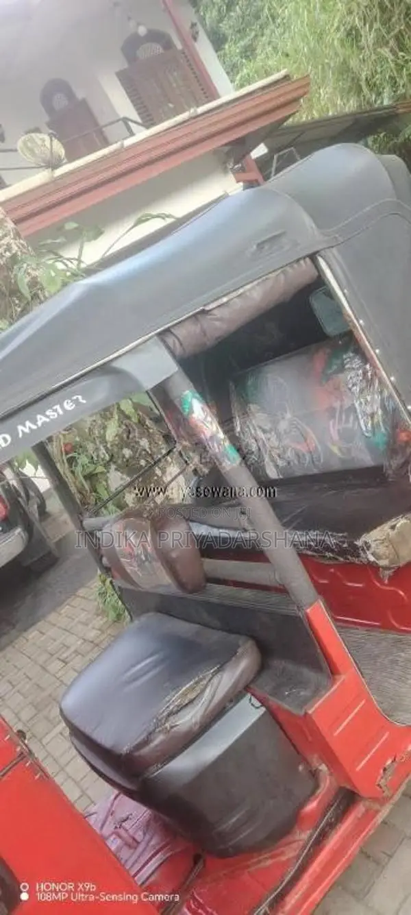 Bajaj 4 Stroke 2016 Three Wheel (Used)