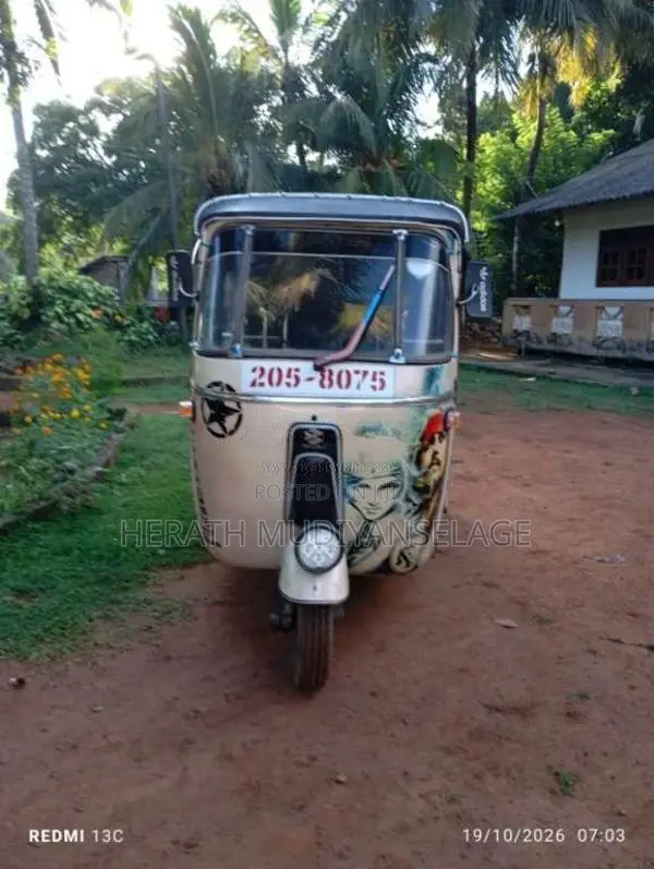 Bajaj RE 2 Stroke 1999 Three Wheel (Used)