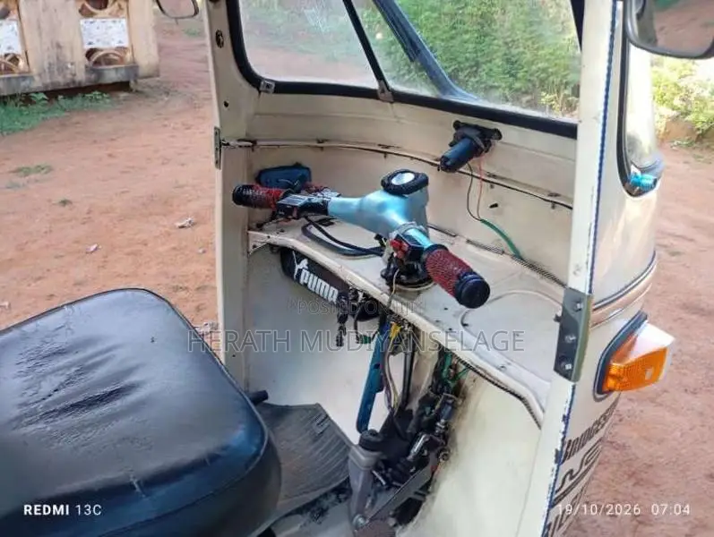 Bajaj RE 2 Stroke 1999 Three Wheel (Used)