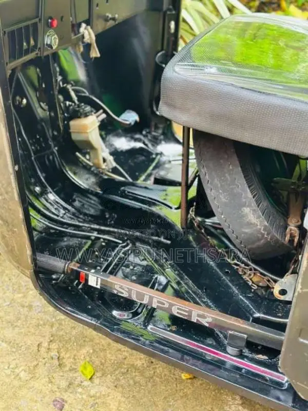 Bajaj RE 205 2012 Three Wheel (Used)