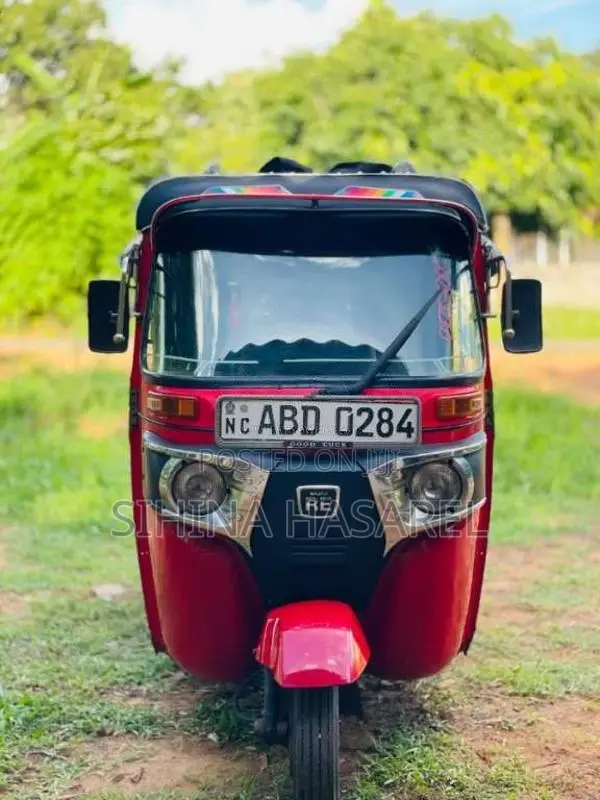 Bajaj 4 Stroke 2016 Three Wheel (Used)