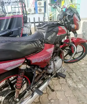 Bajaj CT-100 2011 Motorbike (Used)