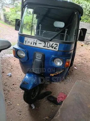 Bajaj RE 205 2011 Three Wheel (Used)