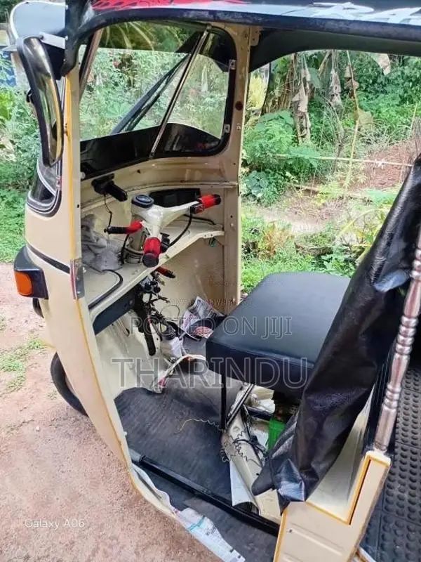 Bajaj RE 2006 Three Wheel (Used)