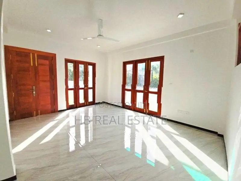 Newly Build Luxury Three Story House For Sale In Piliyandala
