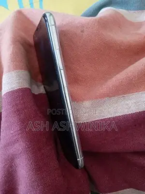 Apple iPhone XS (Used)