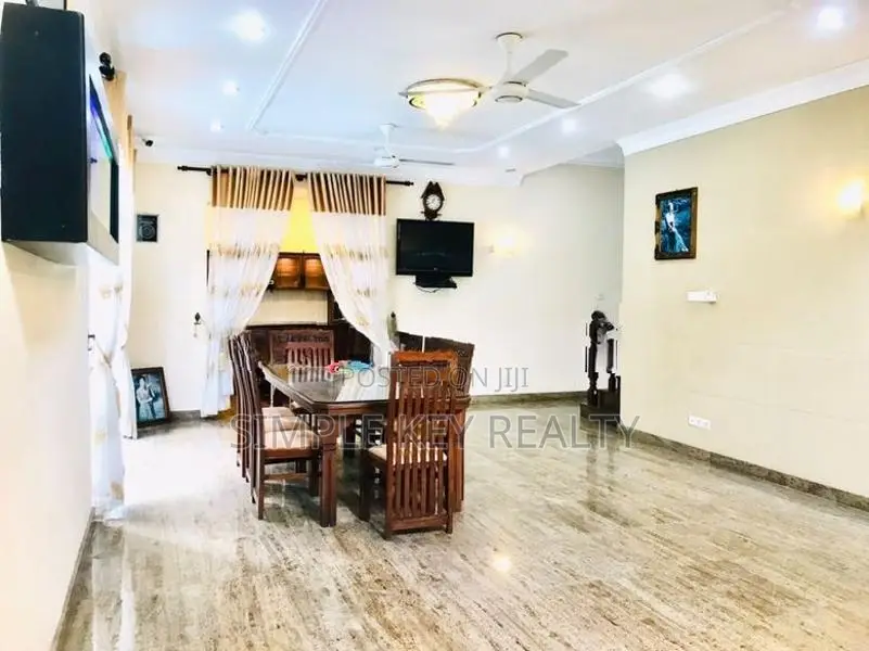 Thalawathugoda Luxurious Villa Type House For Rent In Talawatugoda
