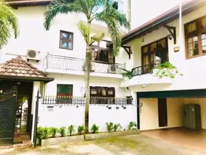 Thalawathugoda Luxurious Villa Type House For Rent In Talawatugoda