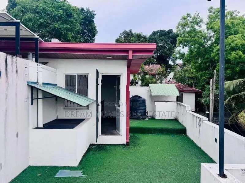 4-Bedroom House Walking Distance To Pitakotte–Thalawathugoda Main Road