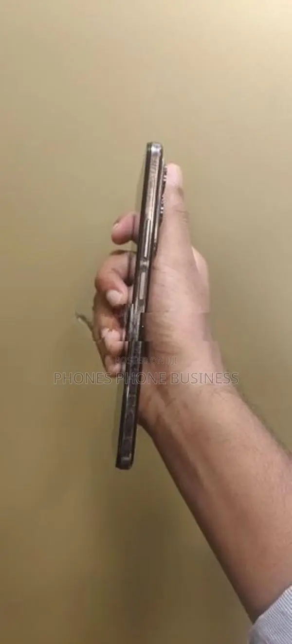 Vivo Y29 (Used)