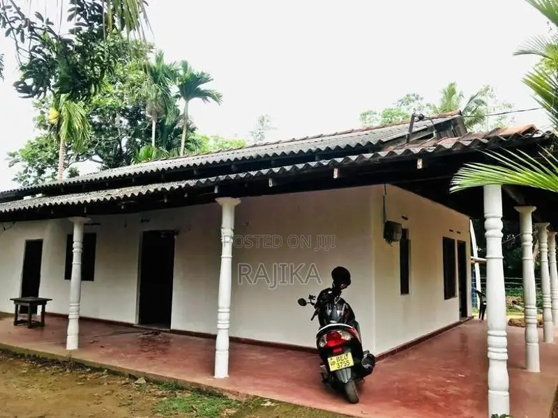 ඌරගස්මංහන්දිය පර්චස් 20 අංග සම්පුර්ණ නිවස සමග ඉඩම විකිනිමට In Bentota