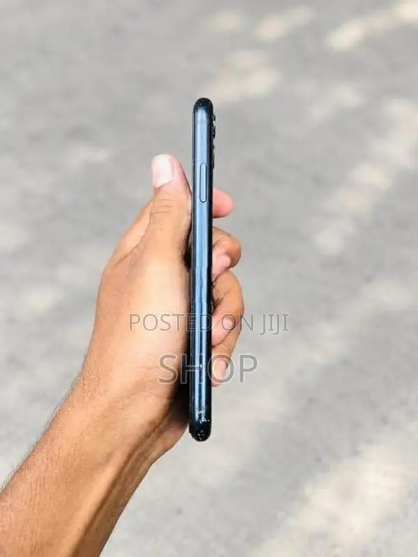 Apple iPhone XR 128GB (Used)