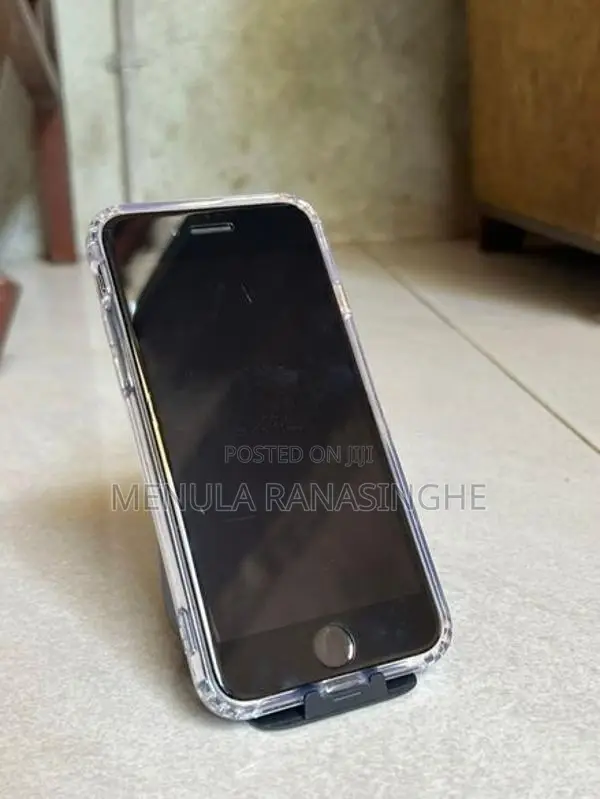 Apple iPhone SE 2 64GB (Used)