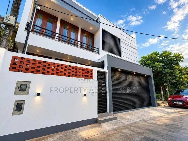 Battaramulla Brand New Luxury House For Sale In Thalahena
