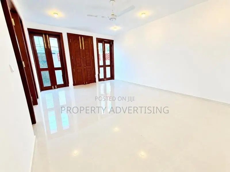 Battaramulla Brand New Luxury House For Sale In Thalahena