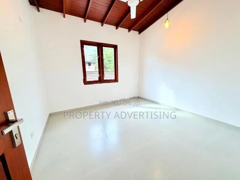 Battaramulla Brand New Luxury House For Sale In Thalahena
