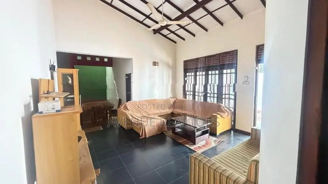 3 Bedroom House for Rent in Kalalgoda, Thalawathugoda (HS5040)